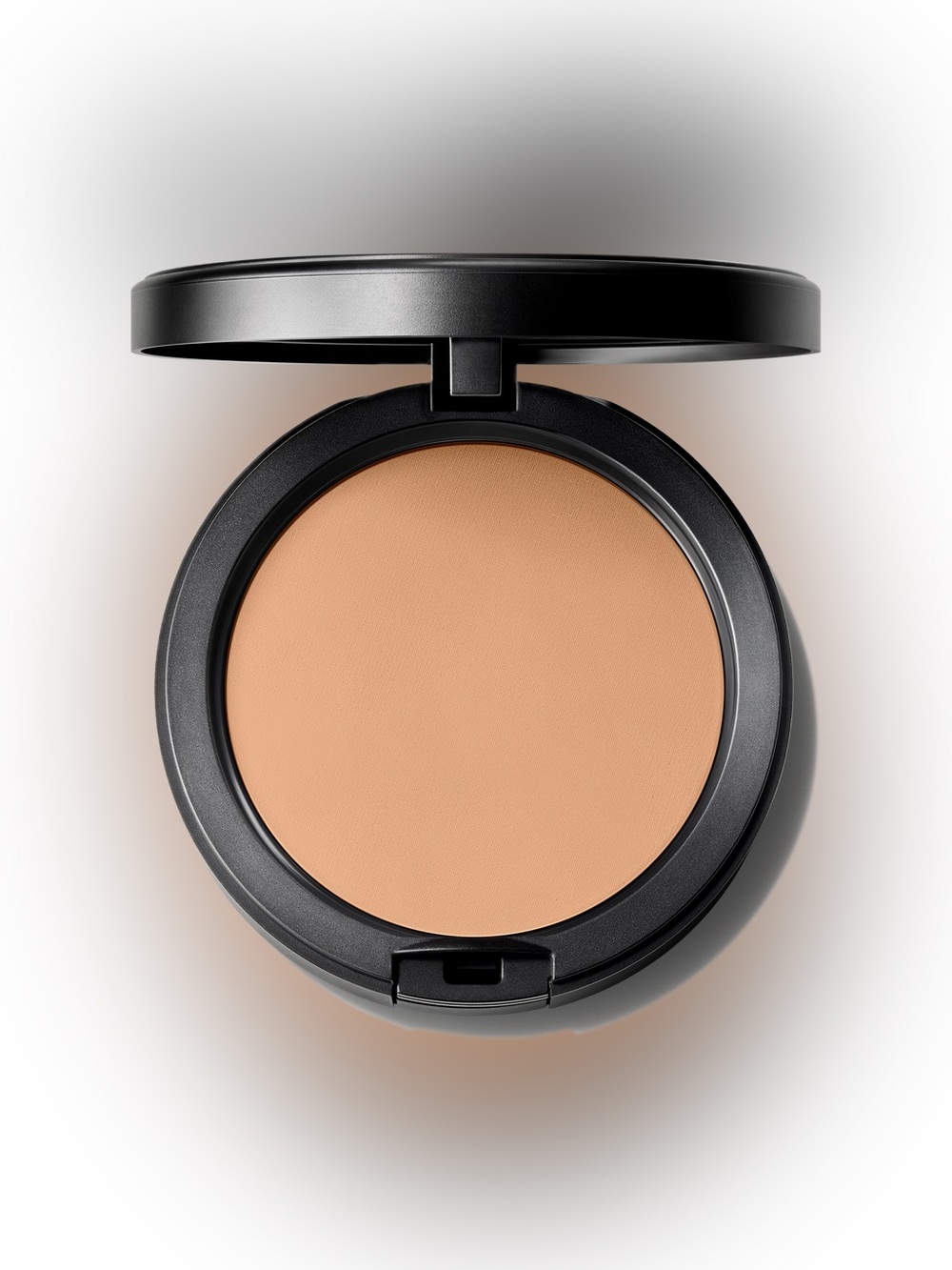 NIB MAC STUDIO FIX POWDER PLUS FOUNDATION NC18